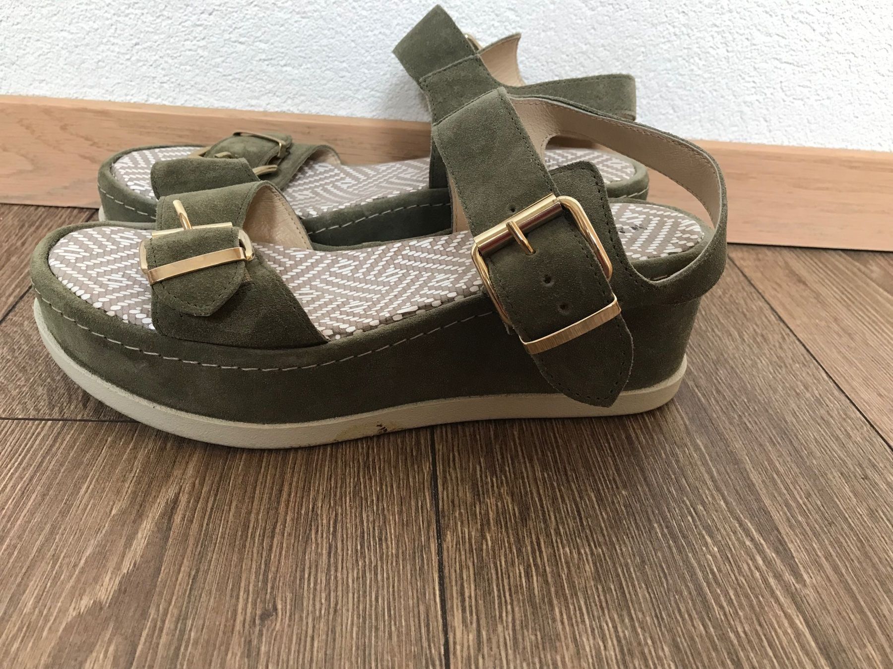 Scarpe da donna: Manas Sandalen 41 – Usato da Luzern venduto da Turmliebe 1