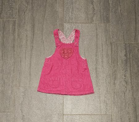 Latzkleid rosa Cord mit Herz, Grösse 80, Top Zustand!
