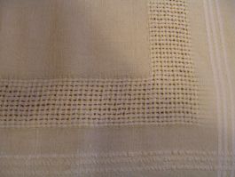 schöne Tischdecke f.d.Esstisch B'wolle