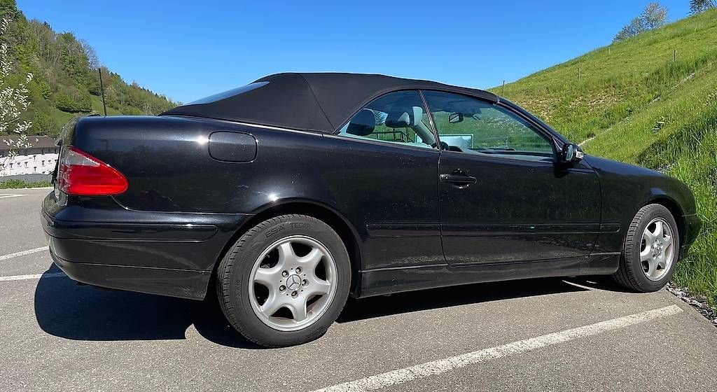 Mercedes-Benz Automobili: Mercedes-Benz CLK 320 Elégance Automatic, Privat – Usato da Flawil venduto da paramaribo 1