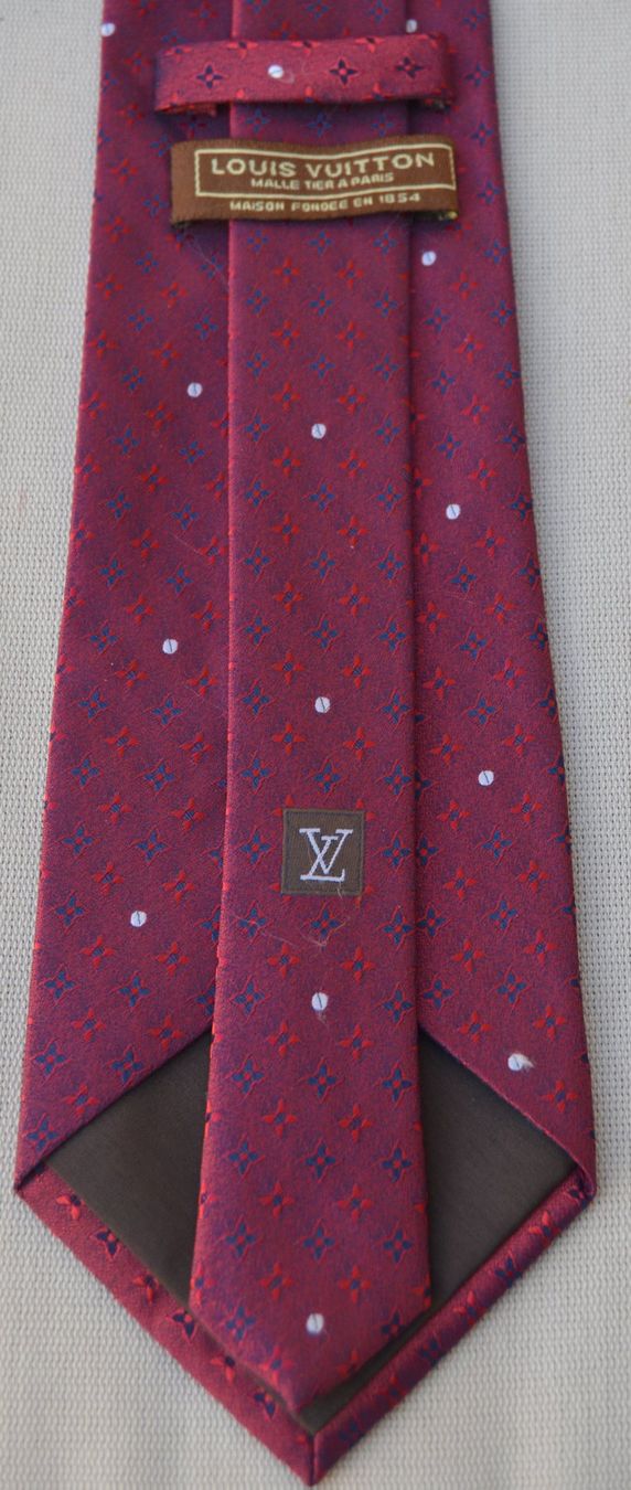 Louis Vuitton Krawatten: Louis Vuitton Krawatte / Cravate 100% Soie/ Seide – Gebraucht aus Collonges von Auganien 1