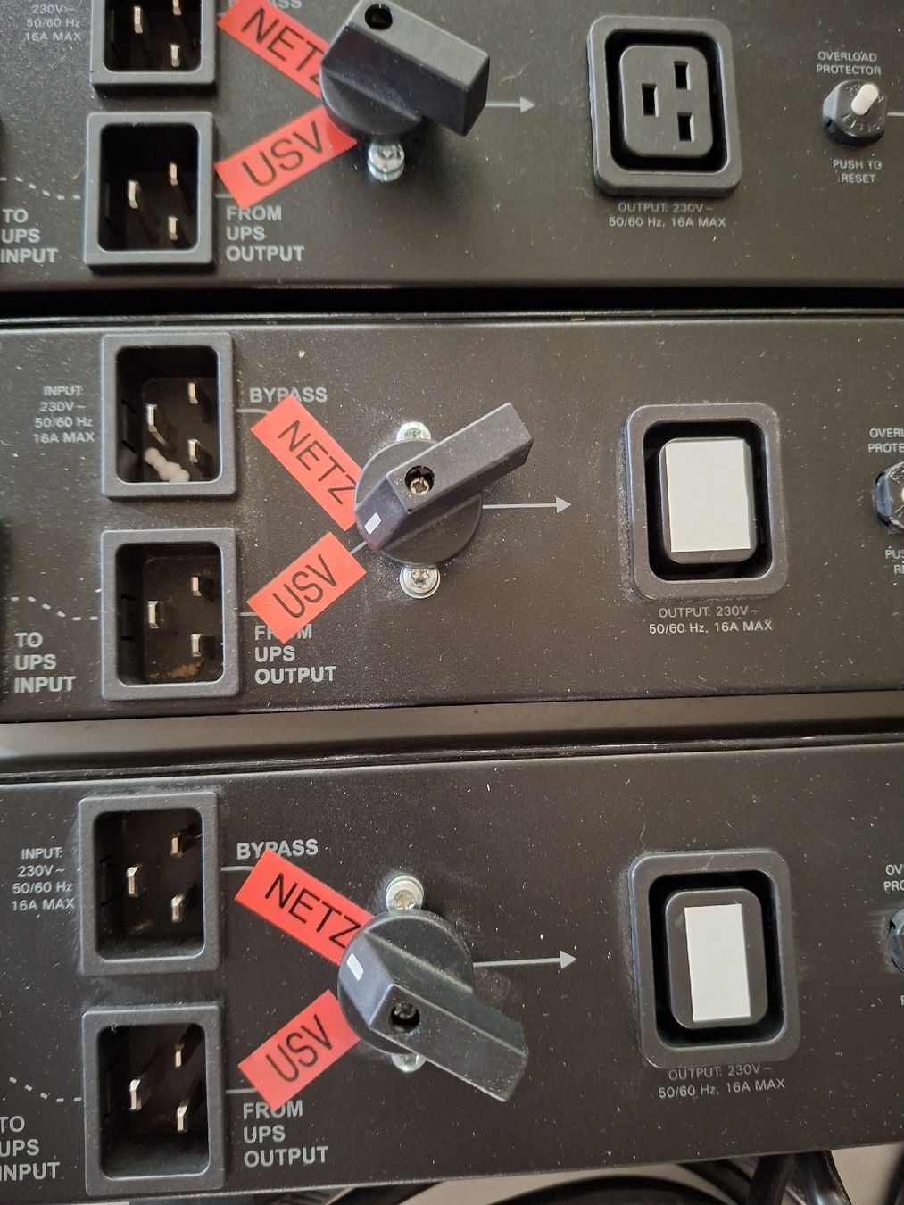 Apc Alimentazione elettrica: APC Service Bypass 16A, 3 Stk. – Usato da Oberhasli venduto da Cortina 1