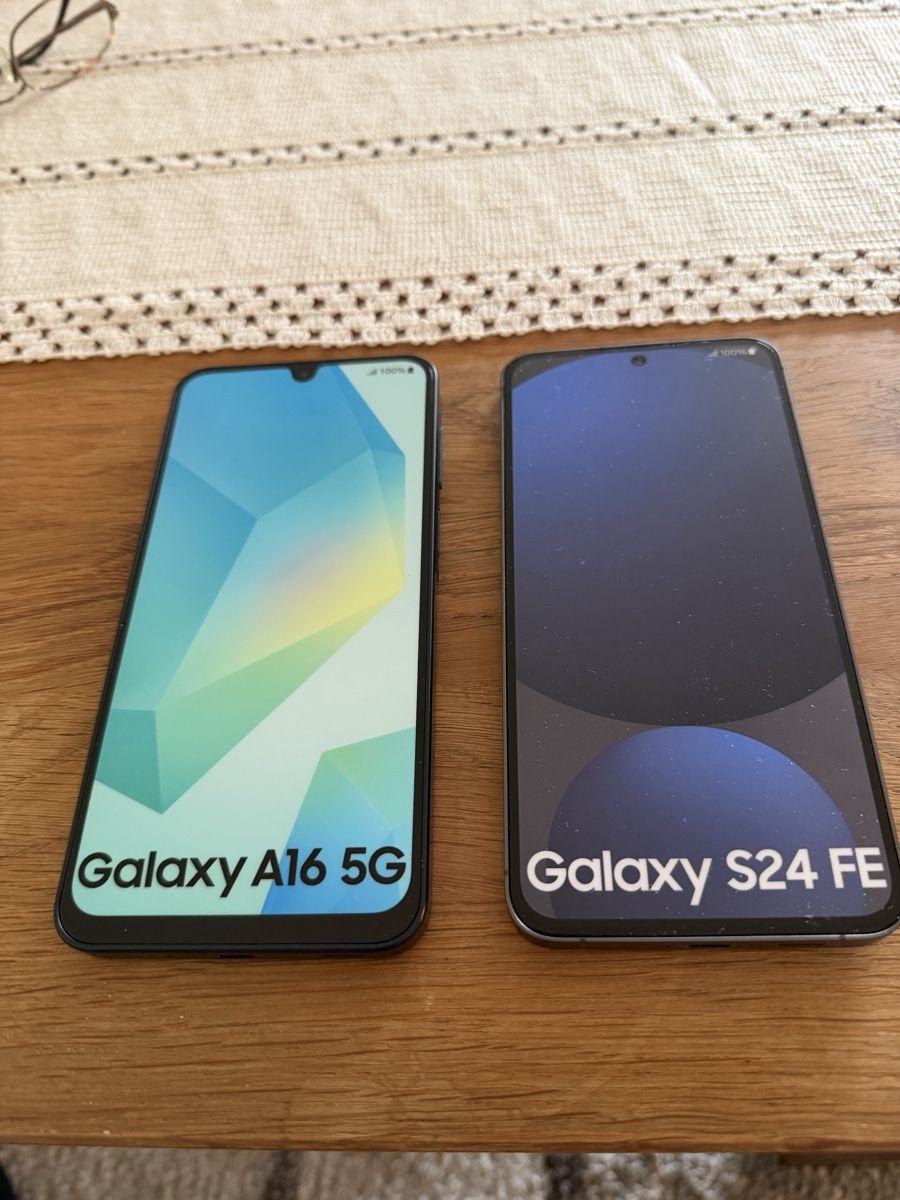 Tutte le decorazioni: Galaxy Handy-Attrappen – Usato da Aarau venduto da Melia077