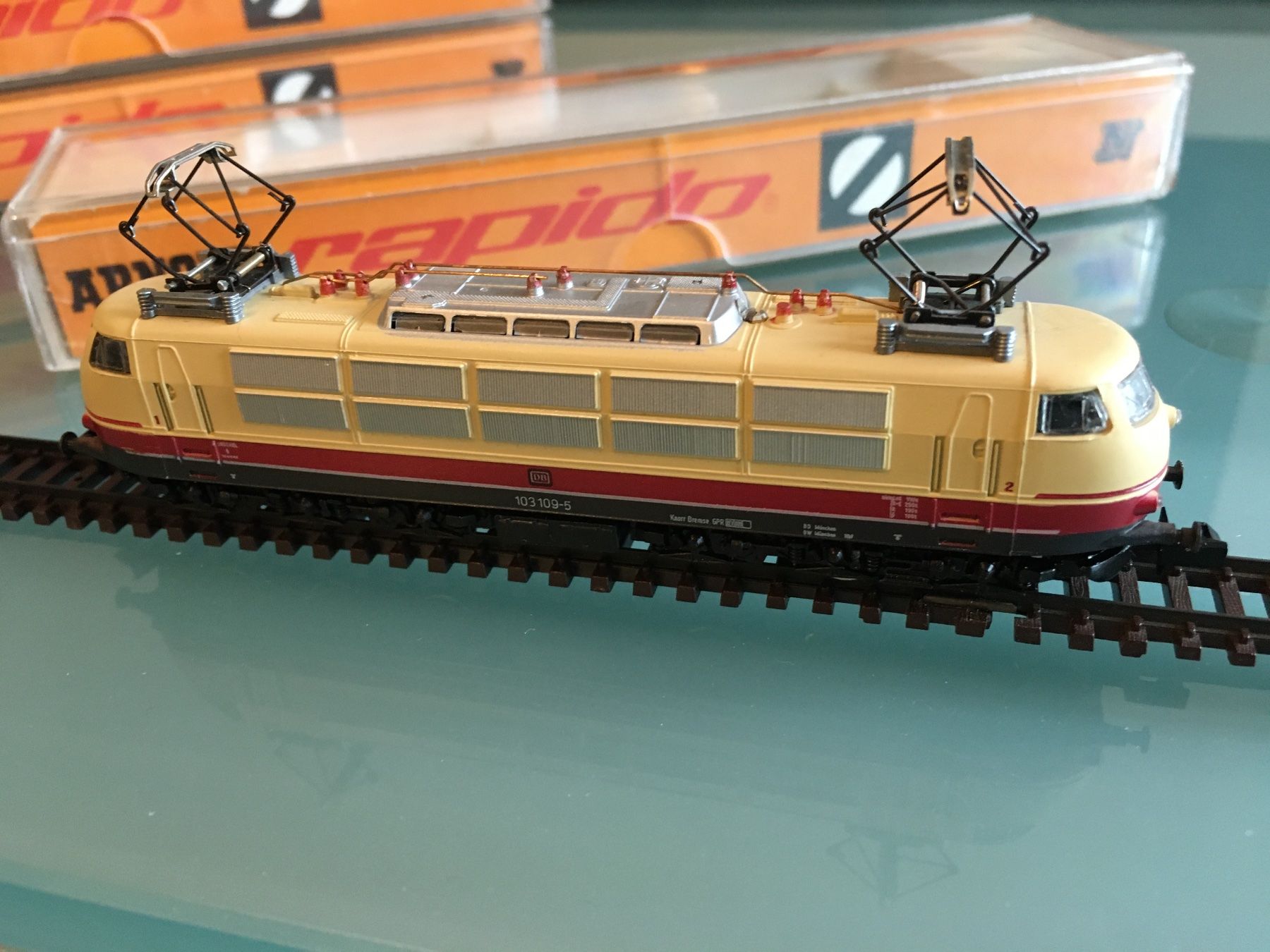 Arnold Modellini di ferrovie: Arnold Rapido TEE Zug DB E103 und 5 verschiedene Wagen – Usato da holziken venduto da Weston 8