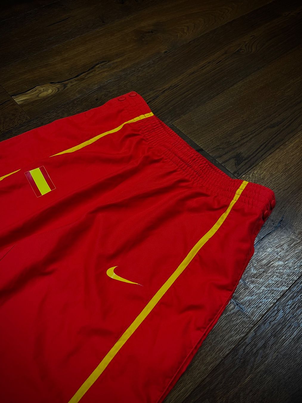 Nike Pantaloni: Rote Nike Trainingshosen – Nuovo (secondo la descrizione) da Lindau venduto da KT_Vintage 1