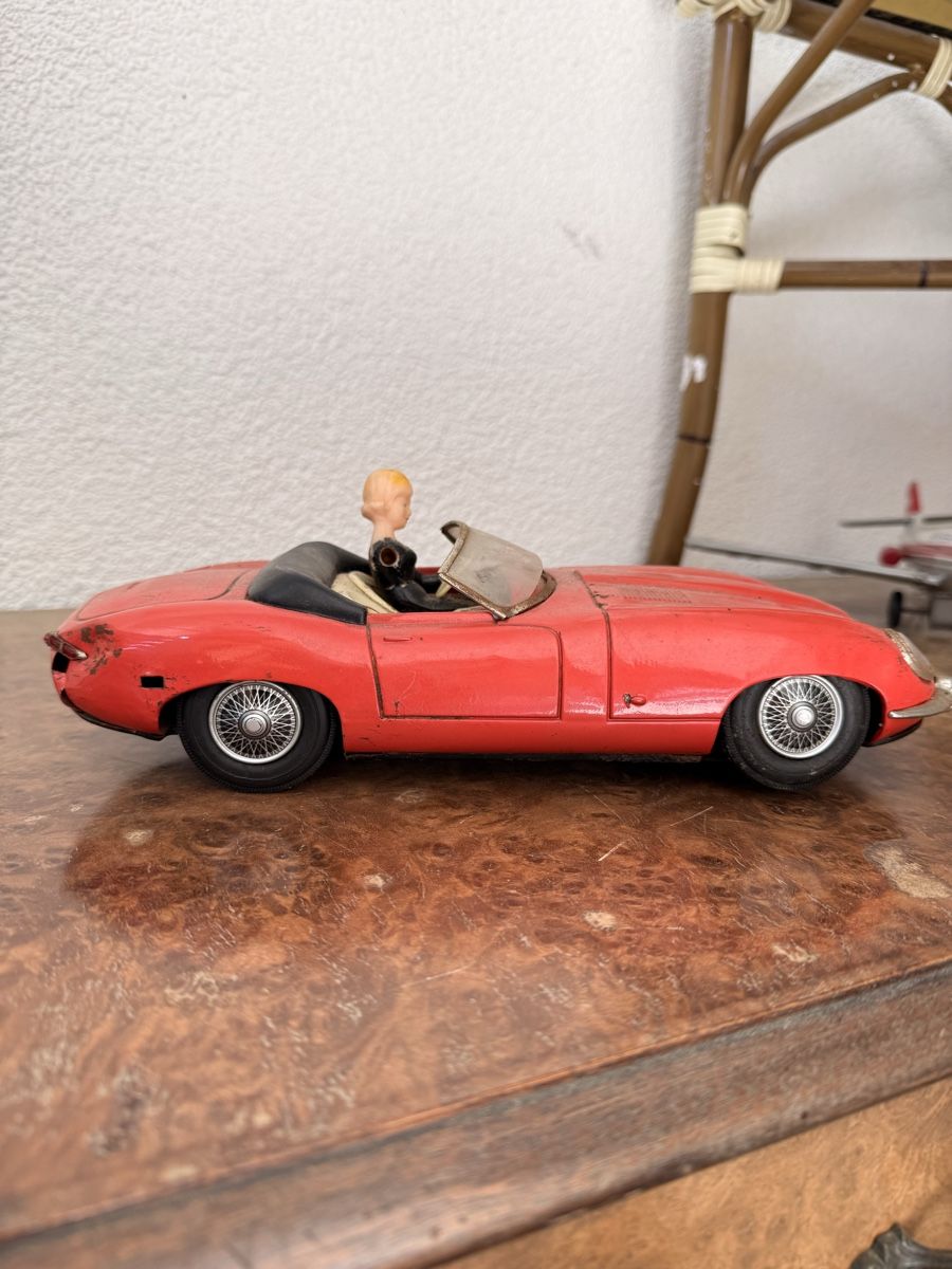 Jaguar Modellini d'auto: Blechspielauto Jaguar – Difettoso da Lobsigen venduto da Ailujailuj 1