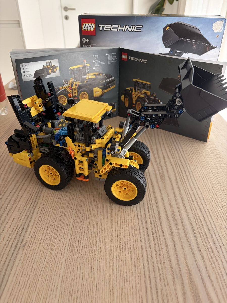 Lego Spielzeuge: Lego Technic 42209 Volvo L120 Electric Wheel Loader – Neu (gemäss Beschreibung) aus Zofingen von sve_kb7h 2