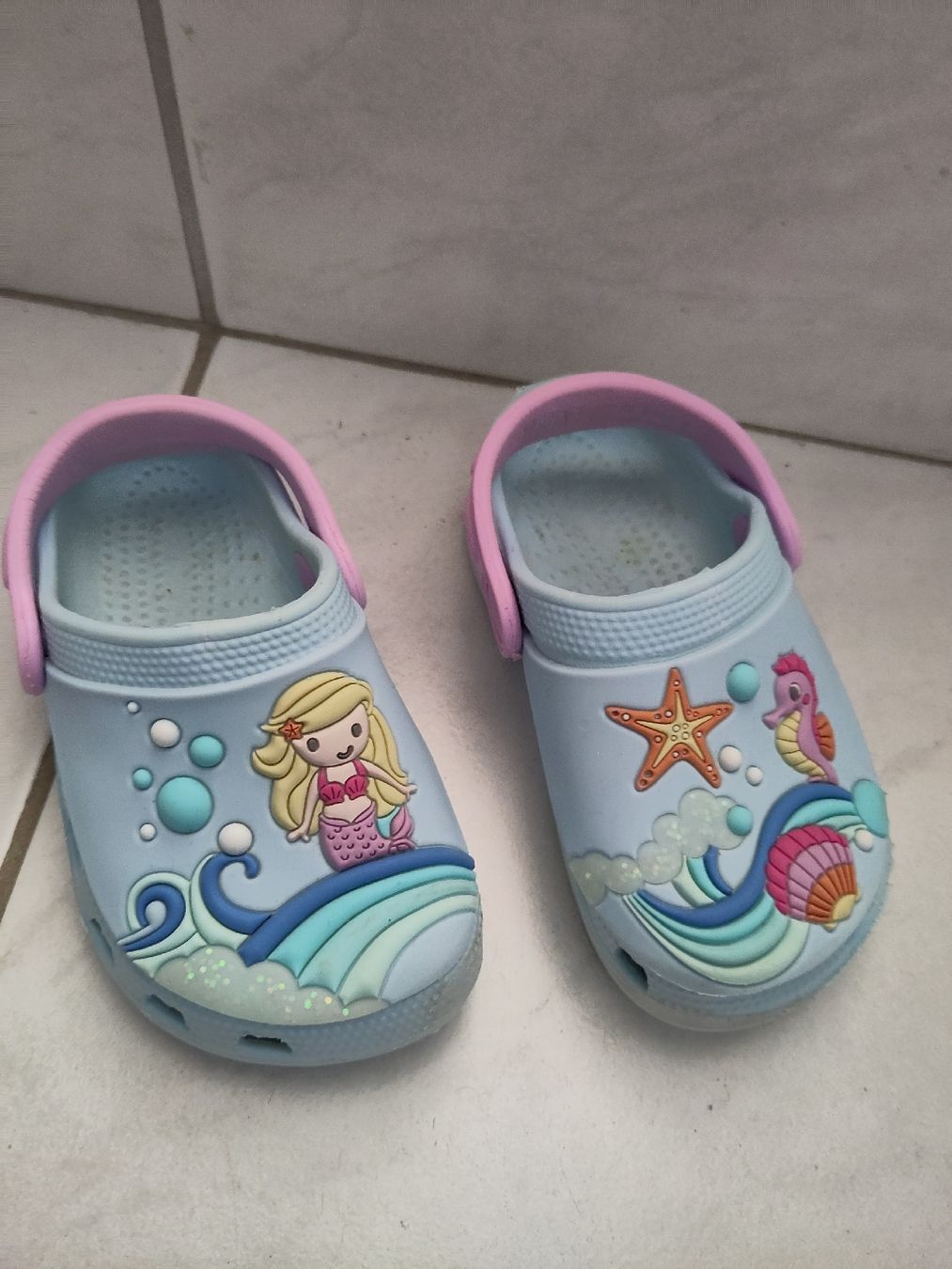 Scarpe per ragazzi: Badeschuhe, Grösse 22 – Usato da Dettighofen Lengw. venduto da mai_75wt