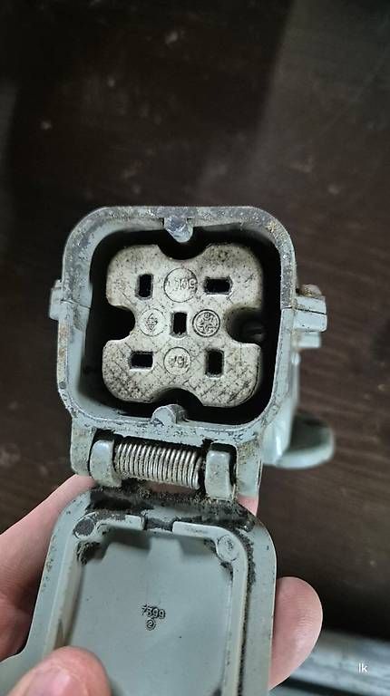 Spine: Kupplung J15 / 5 Pol 15 Amp. – Usato da Weggis venduto da Lukas1983 2