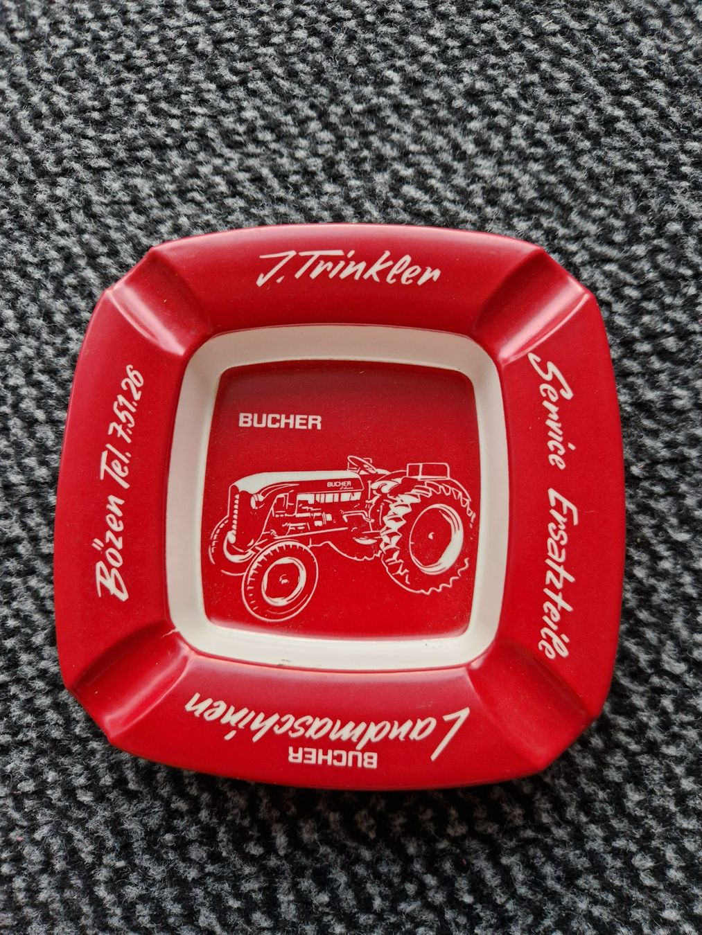 Bucher Trattori: Bucher Oldtimer Traktor Ornamin Aschenbecher – Usato da Dürnten venduto da Bachtel84 2