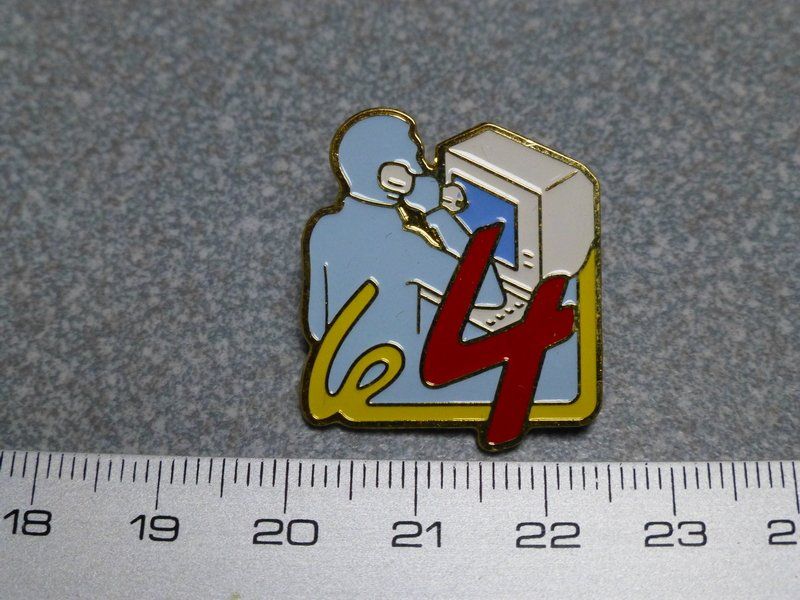 Placchette & Badge: PIN PINS POLIZEI POLICE ABZEICHEN – Usato da Gränichen venduto da Jumbo77