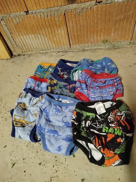 Unterwäsche: Trainingsunterhose Jungs 9Stück – Gebraucht aus Bätterkinden von sch_s6nb