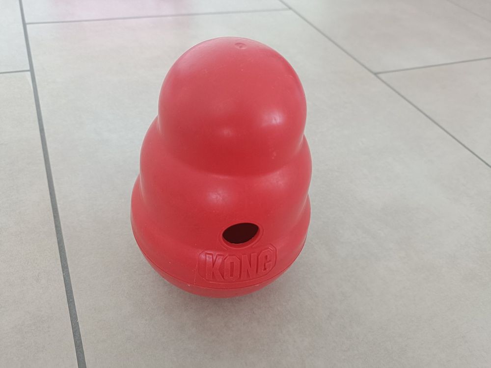 Kong wobbler clearance snackball