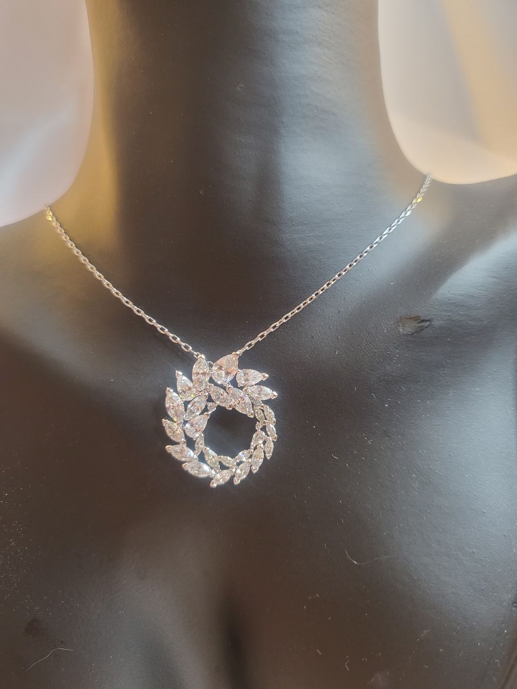 Swarovski Catenine: NEUE Swarovski Halskette – Nuovo e nell'imballaggio originale da Hellbühl venduto da d.d.d.125 6