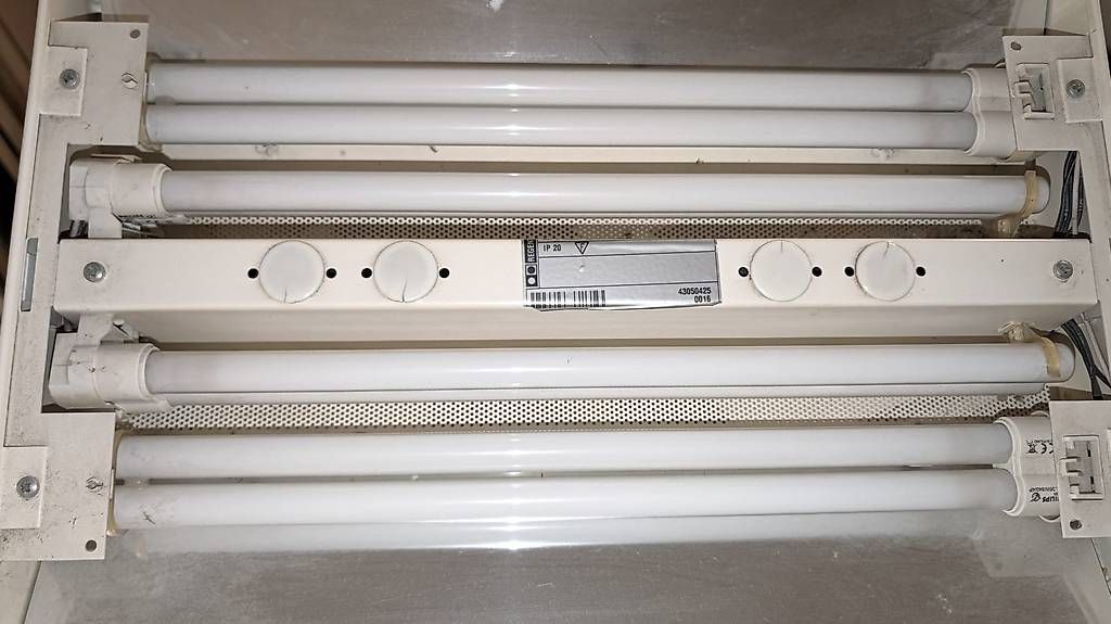 Lampade: Regent Stehleuchte Typ 8064 – Usato da Zürich venduto da nicolasmai 2