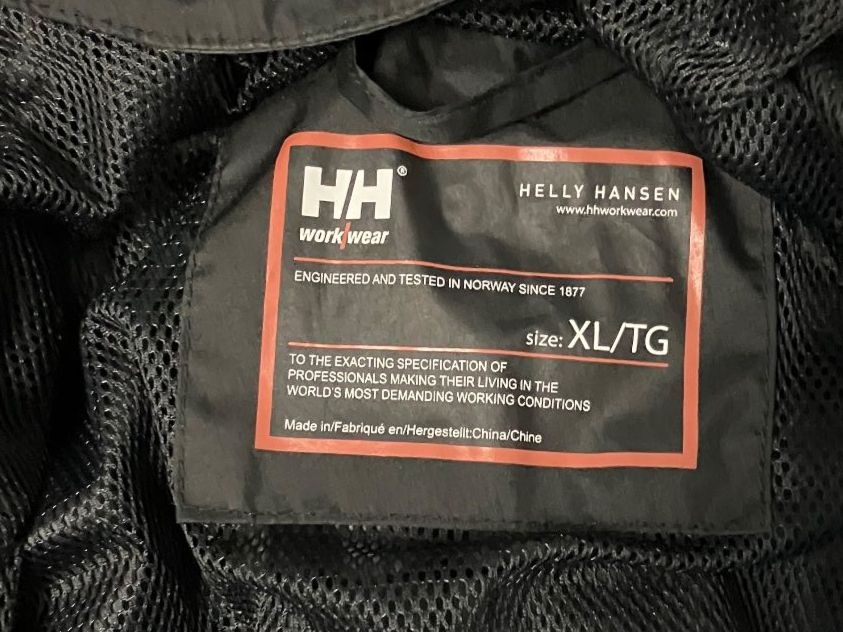 Helly Hansen Jacken: Regenjacke Helly Hansen XL – Gebraucht aus Oberdiessbach von andre_lorenzetti 1
