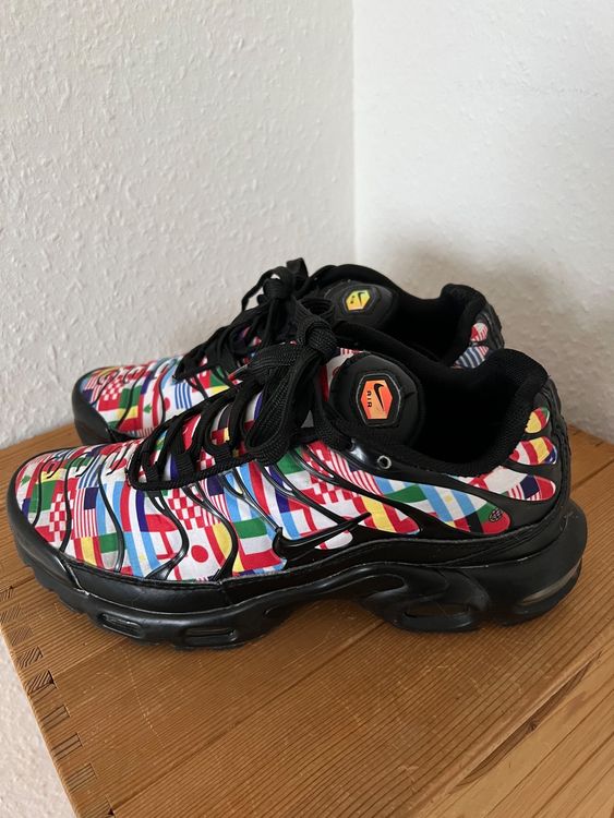 nike tn flags
