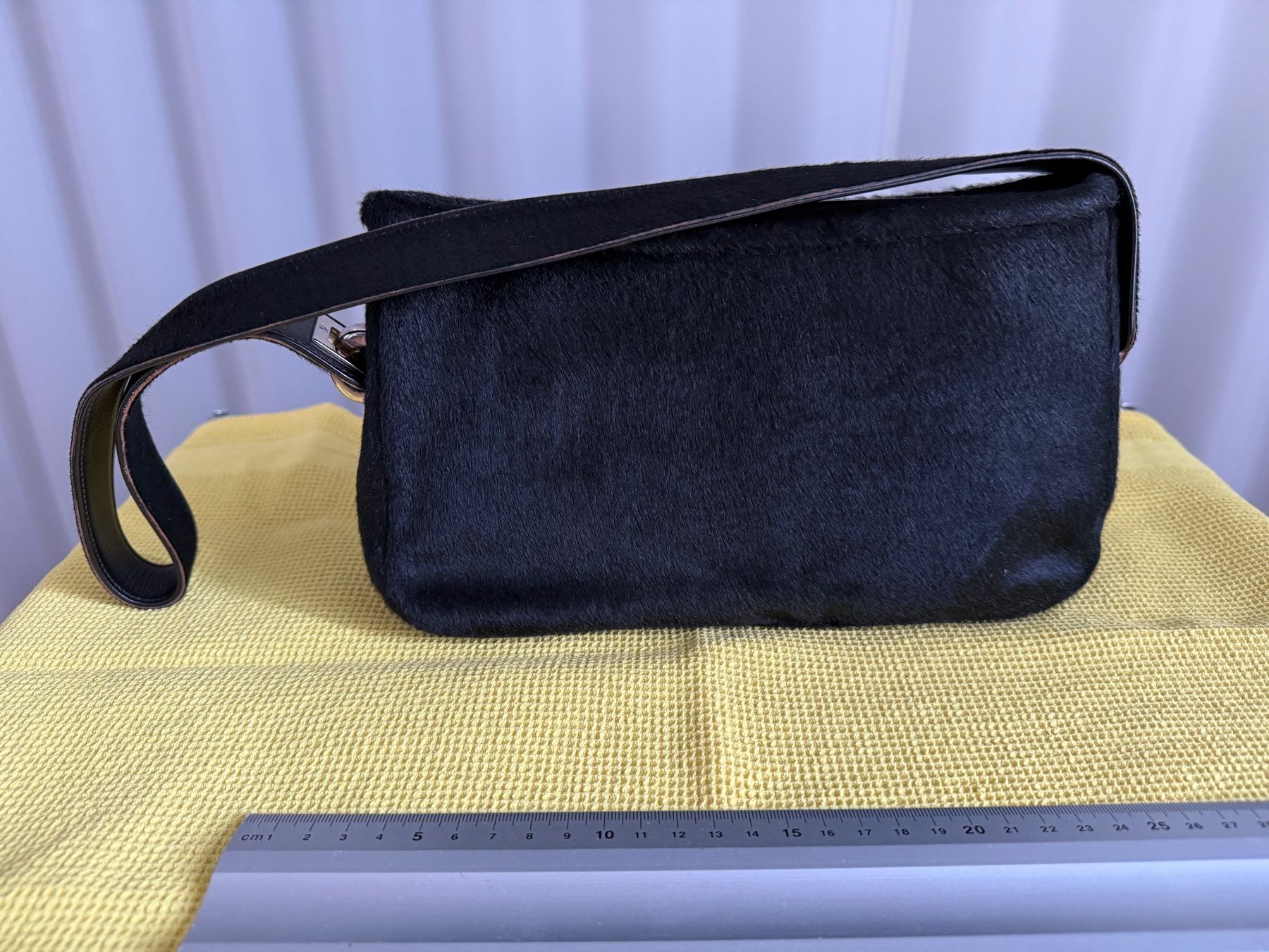 Borse da donna: Charles Jourdan, exklusive Echtfell Tasche – Usato da Zürich venduto da leo0105 1