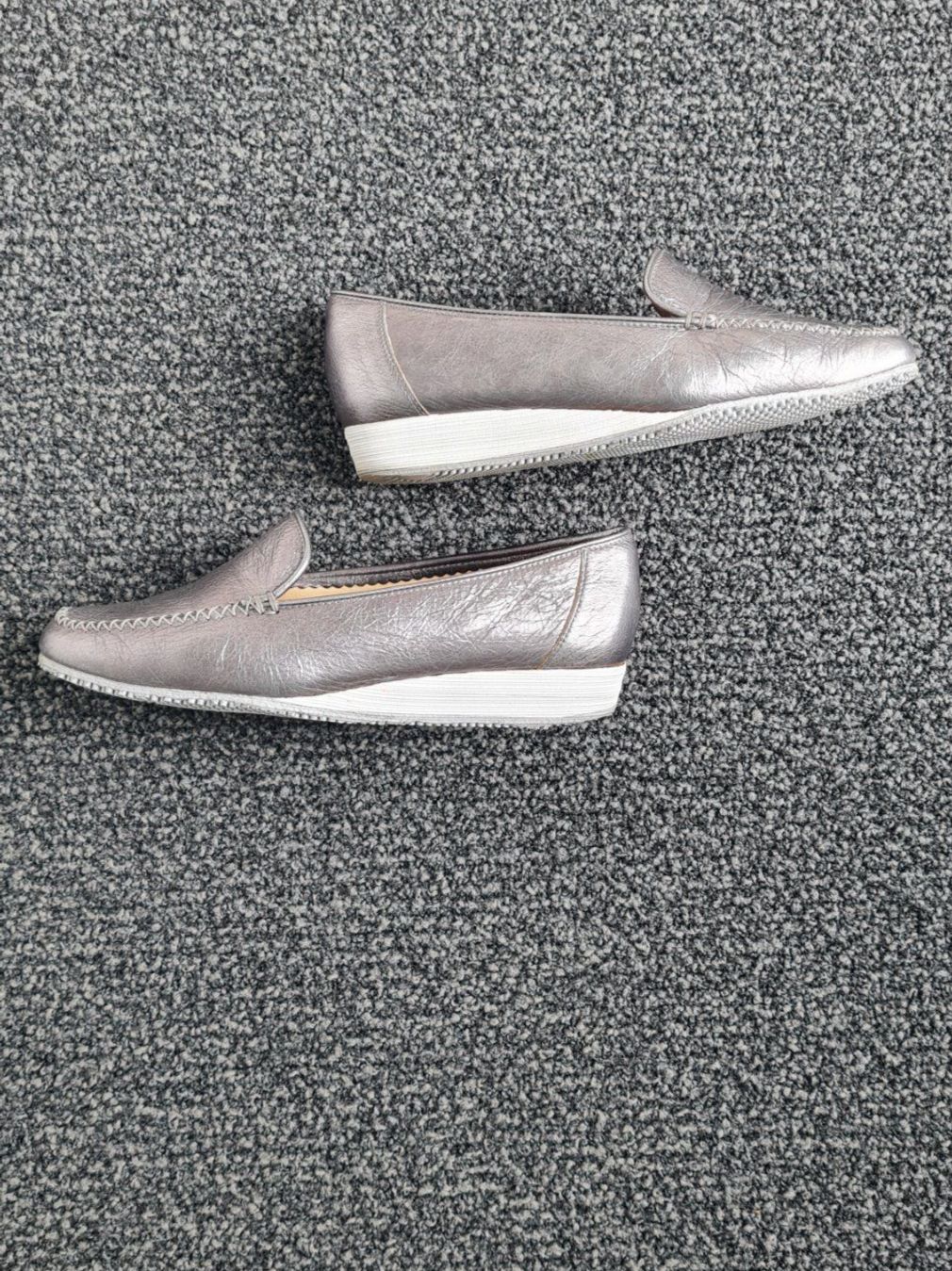Brunate Damenschuhe: Grau-Silberne Damen Loafers, Grösse 38,5 – Gebraucht aus Zürich von ire_992t 1