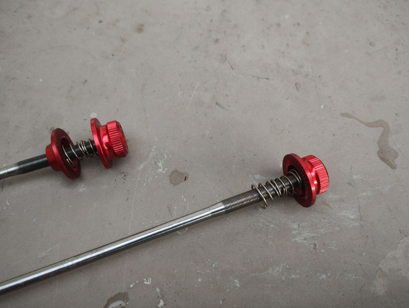 Pezzi di ricambio: pop products Titanium Schnellspanner MTB Swiss Made – Usato da Oetwil am See venduto da Kukuxumusu 2