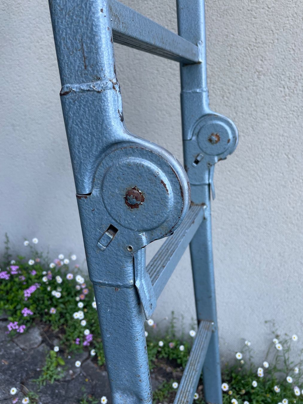 Scale: Leiter aus Stahl, klappbar – Usato da Zürich venduto da haeschesnonid 4