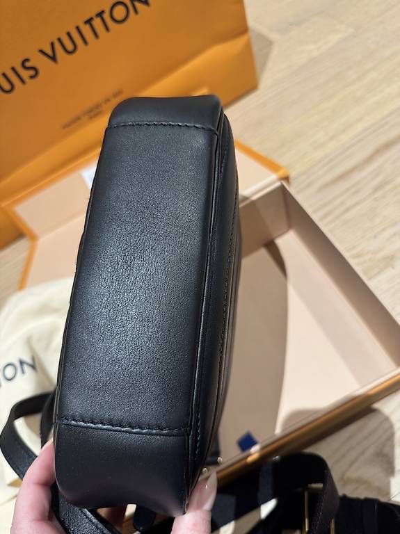 Louis Vuitton Borse da donna: Louis Vuitton New Wave Tasche – Usato da Schaffhausen venduto da Nathalia33 3