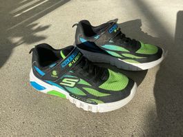 Skechers LED Gr. 33