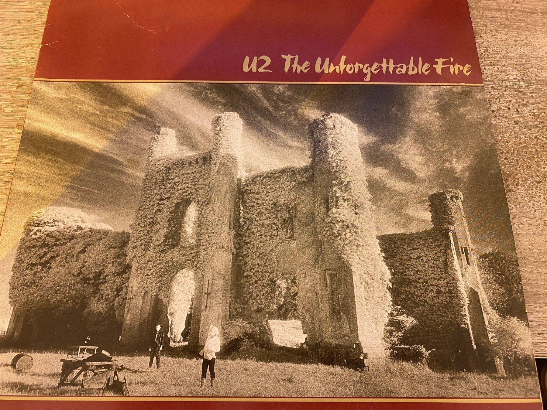 Vinyles: U2 : The Unforgettable Fire – D'occasion à Clarens par Surcouf91