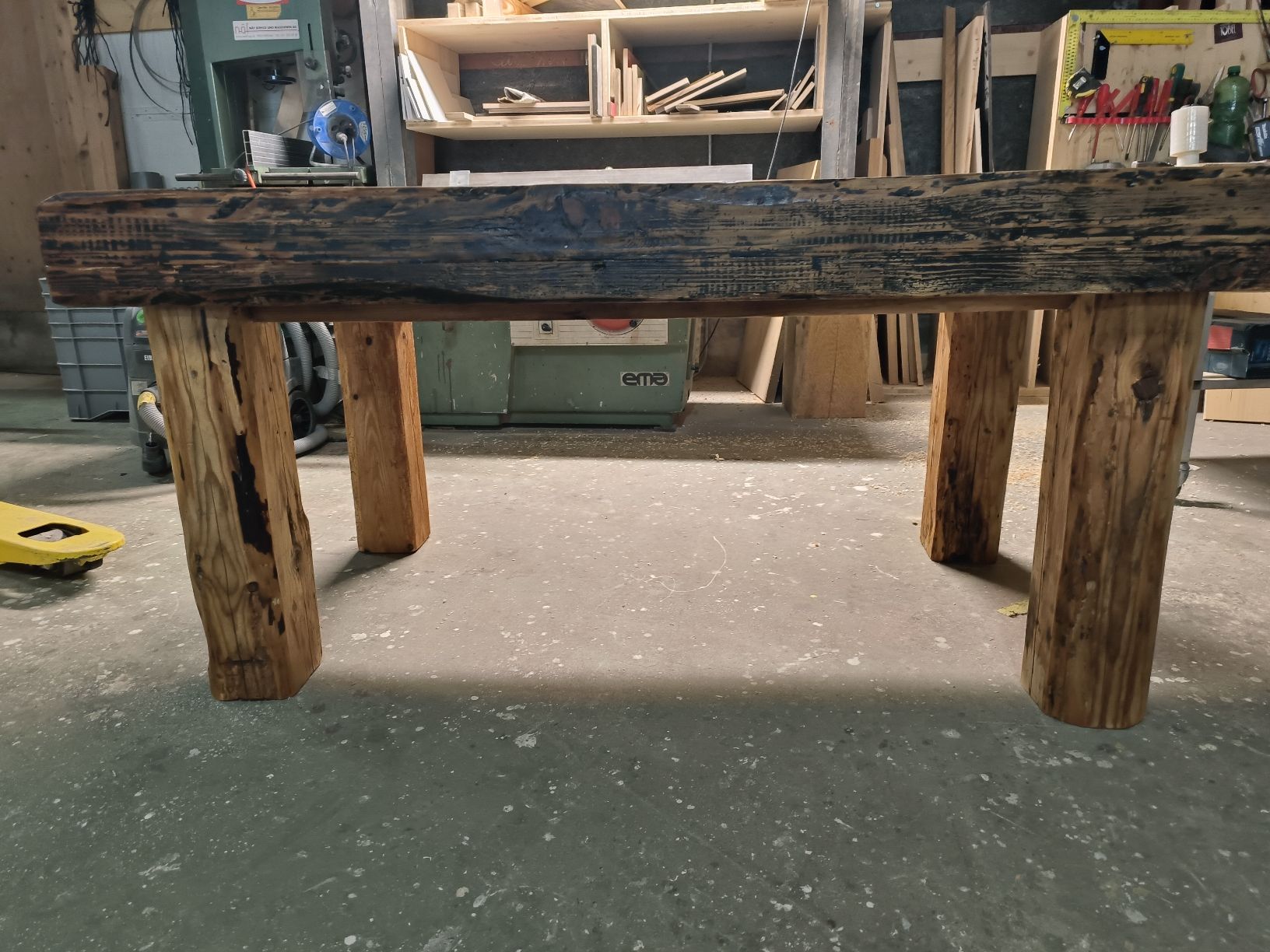 Tavoli: stirnholztisch antik  – Usato da Dürnten venduto da AmstutzHolzdesign 1