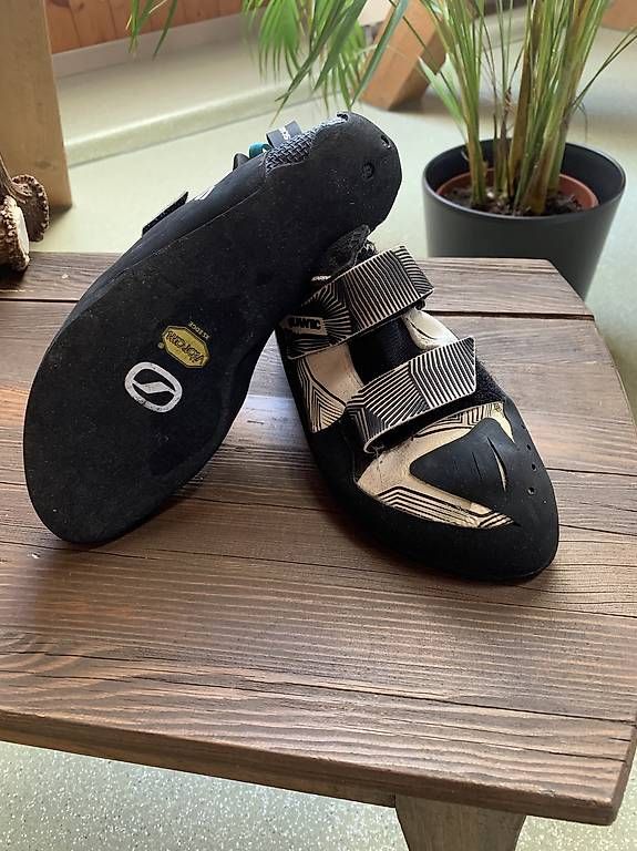 Scarpe da uomo: Kletterschuhe Grösse 39.5 – Usato da Zollikofen venduto da iva_sl2y 2