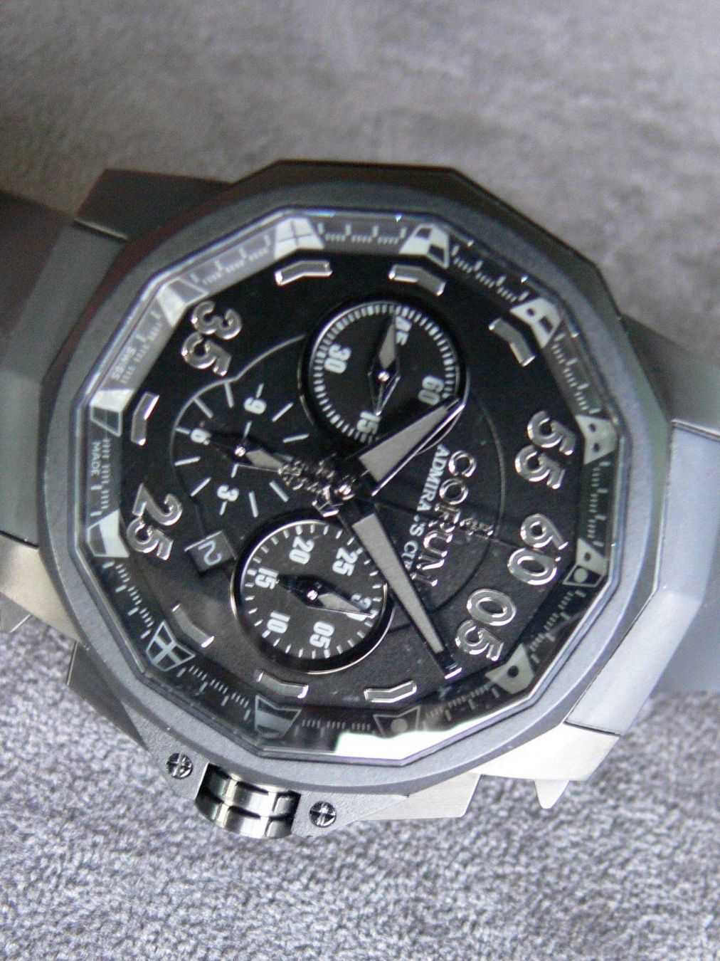 Corum Orologi: Corum Admirals Cup black Hull 48mm Titan  Automatic Chrono – Usato da Remigen venduto da Kelias 3