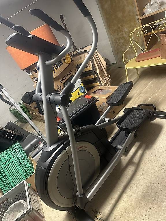Hometrainer: Vélo elliptique ProForm Endurance 420 E  – Usato da Blonay venduto da Peer1969