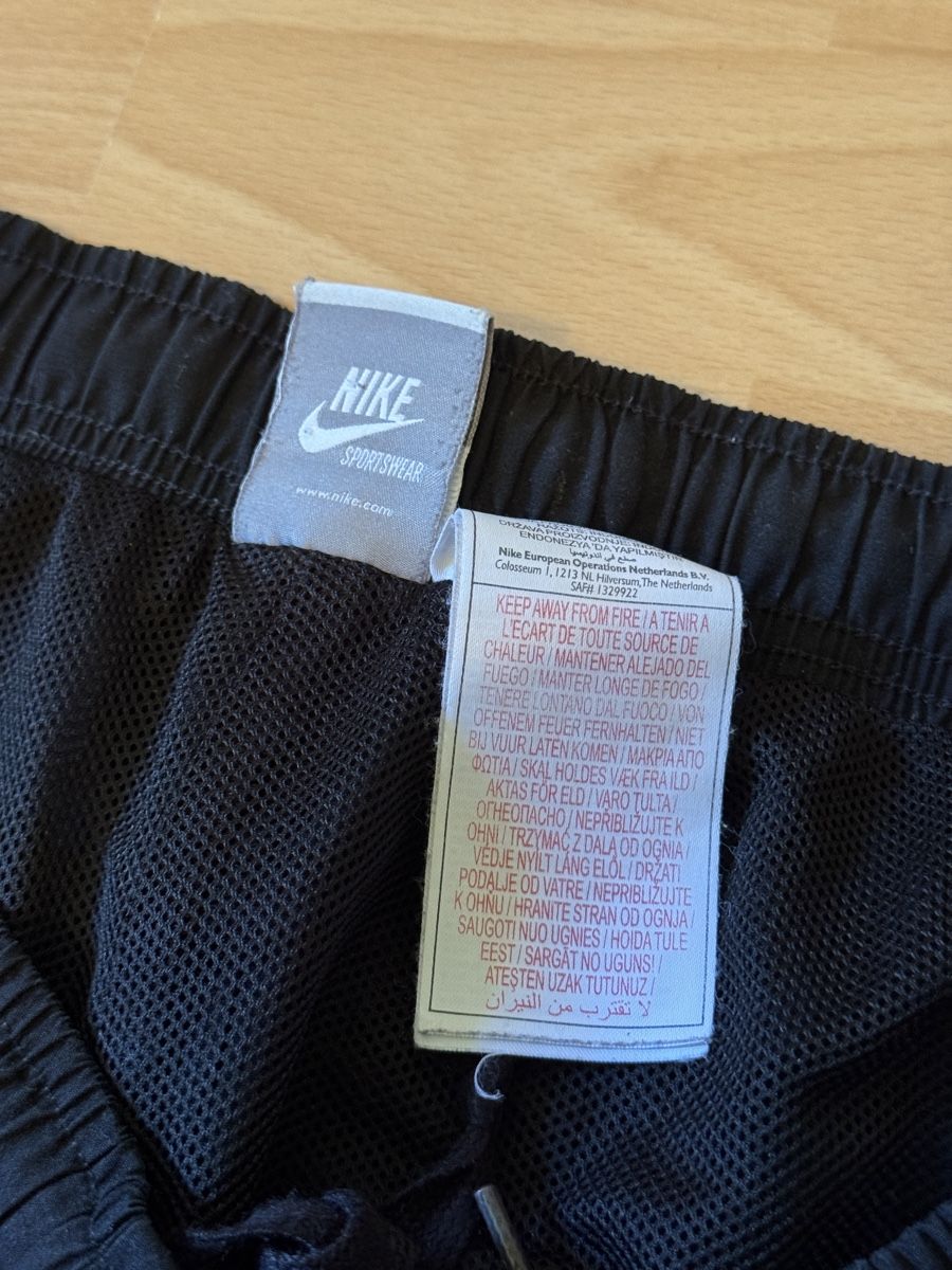 Nike Pantaloni: Nike Sporthose / Jogginghose baggy – Usato da Bern venduto da pablito01 2