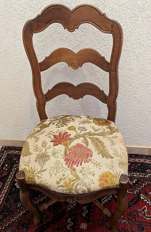 Sedie: Chaise de style Provençal – Usato da Estavayer-le-Lac venduto da isa_s76j