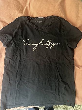 T-shirt Tommy Hilfiger  Taille S  15.-