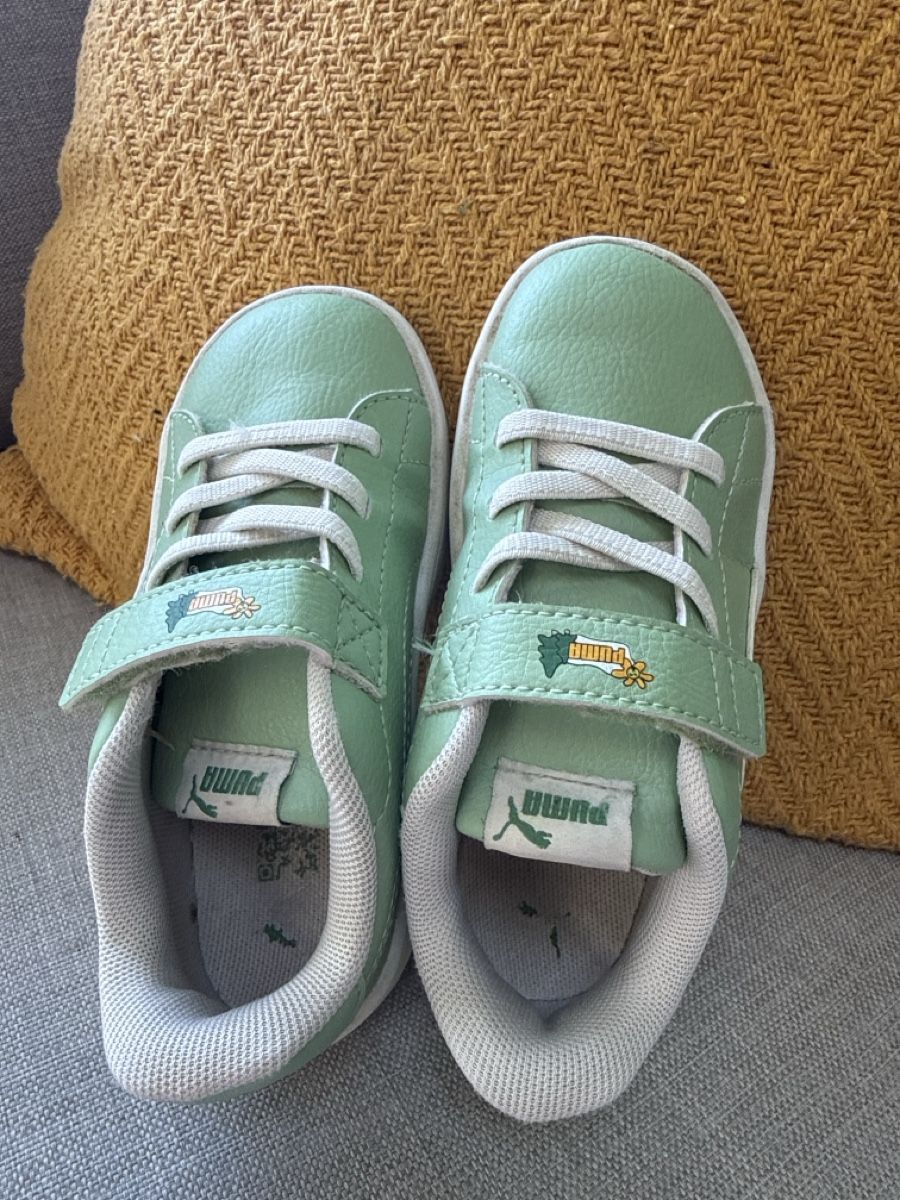 Puma Scarpe per ragazzi: Puma Kinder Turnschuhe Grösse 25 gebraucht – Usato da Ottikon venduto da Domito 4