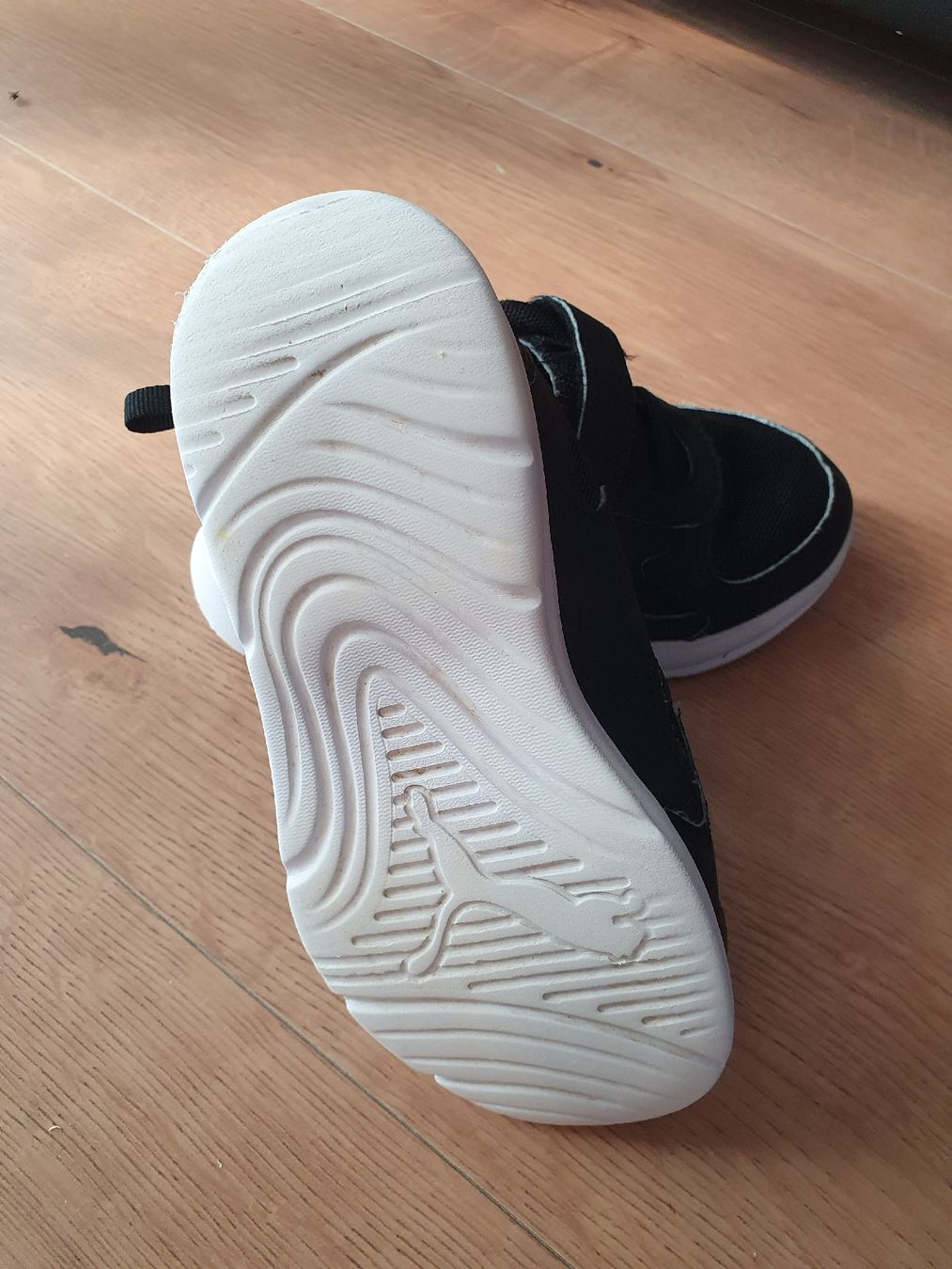 Puma Scarpe per ragazzi: Puma Turnschuhe schwarz Gr 29 – Usato da Niederönz venduto da STI88 3