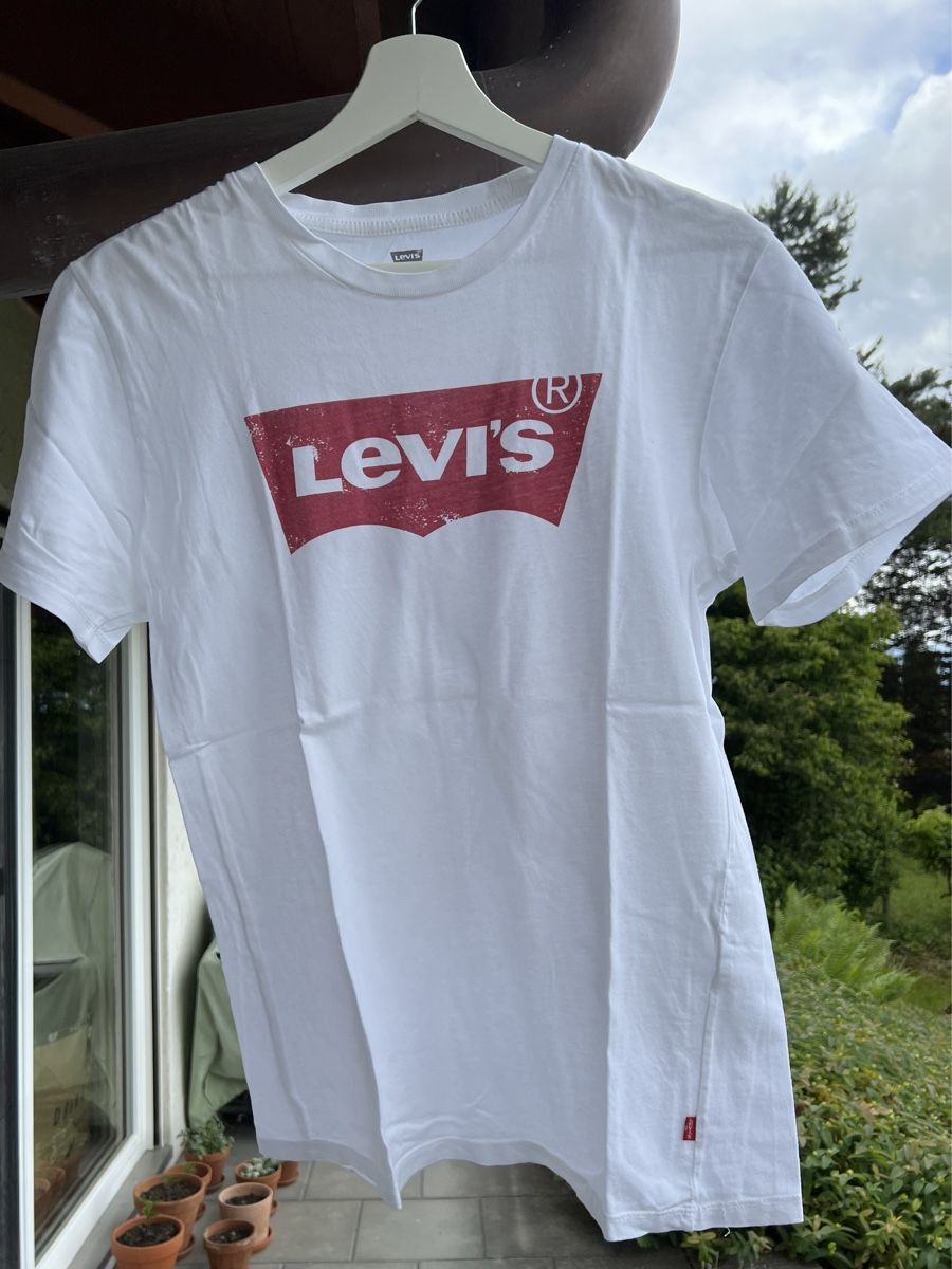 Levi's T-shirt: Levis T-Shirt – Nuovo (secondo la descrizione) da Frümsen venduto da laura002 1