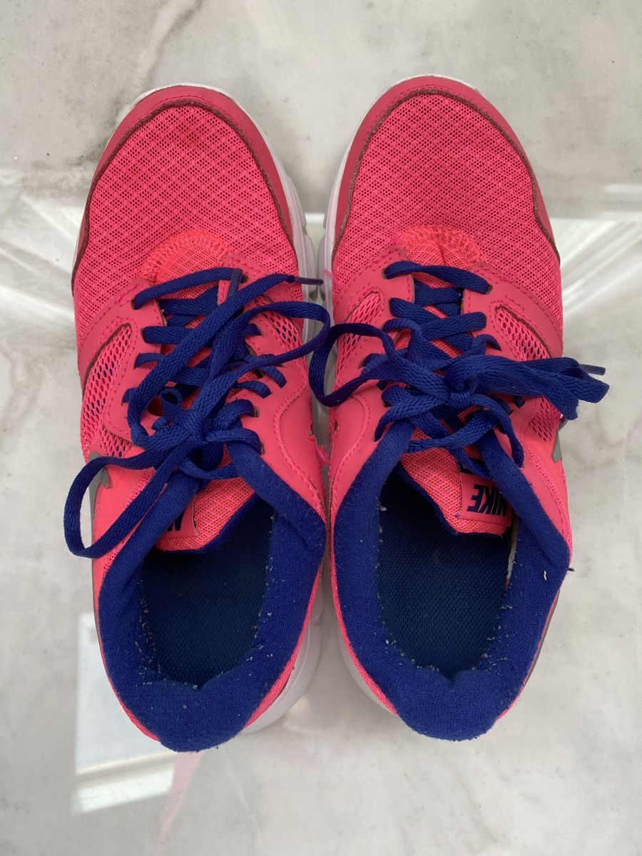Nike Scarpe per ragazze: Mädchen Turnschuhe von Nike Gr. 36.5 – Usato da Estavayer-le-Lac venduto da Mimmy02 2
