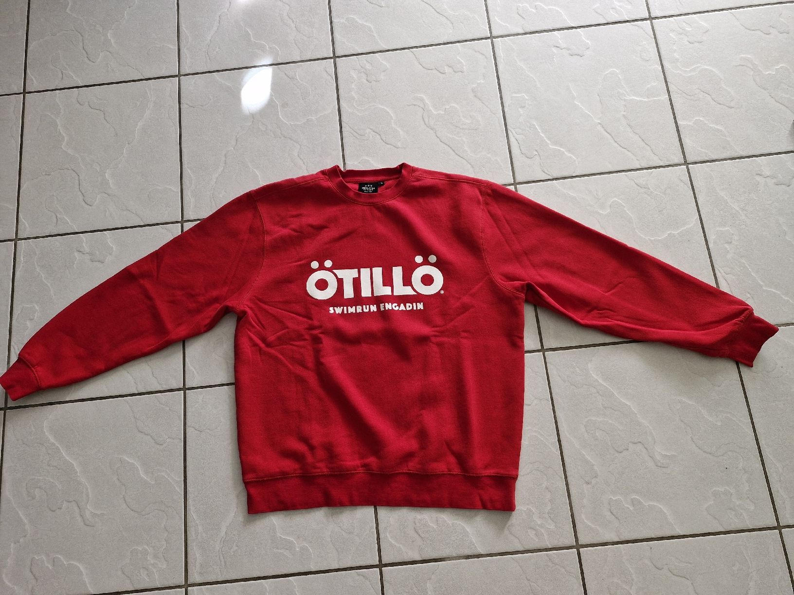 Maglioni & Felpe: ÖTILLÖ Swimrun Engadin Pullover, rot, Grösse XL, Top! – Usato da Frauenfeld venduto da Kasico