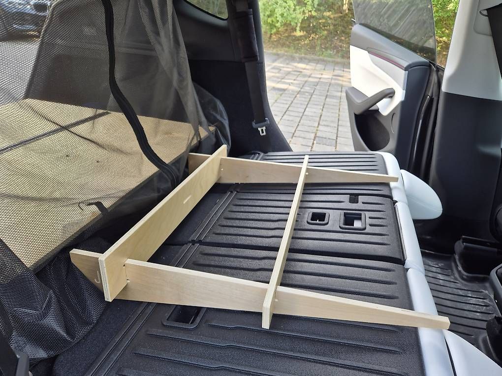 Cassettiere: Tesla Model Y Camping Kit mit Schublade – Usato da Niederwangen BE venduto da karinshanay 4