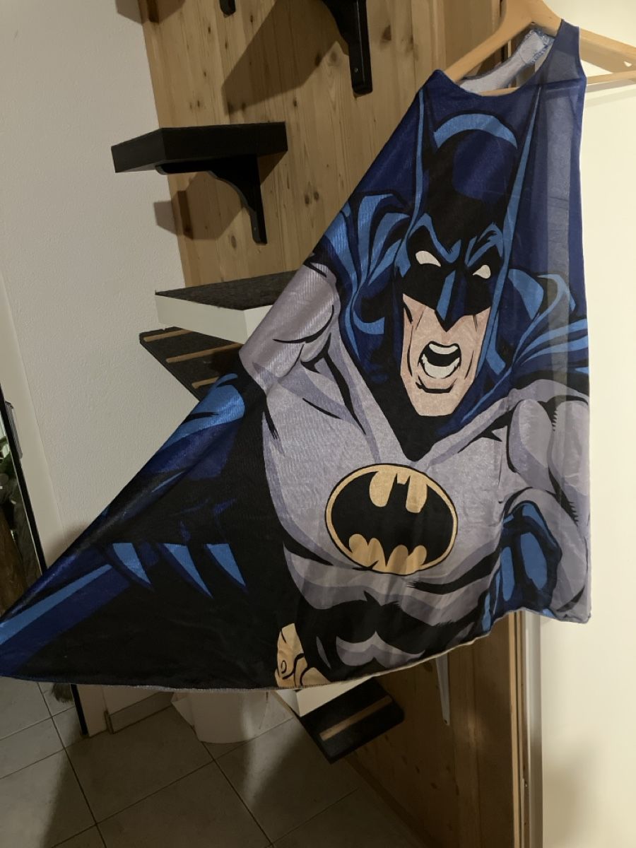 Altro in  Abbigliamento & Accessori: Cape Motiv Batman – Usato da Andelfingen venduto da lar0uge