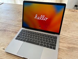 Apple MacBook Pro 13" 2017 – i5 / 8 GB / 256 GB – Space Grau