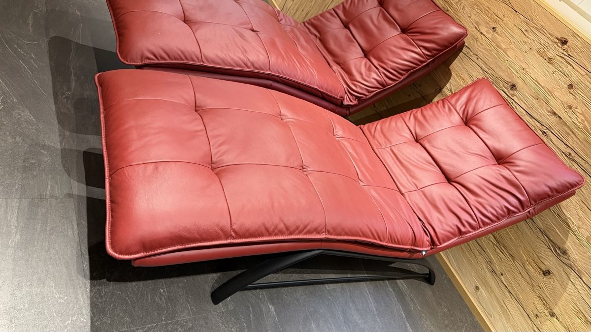 Pfister Sedie a sdraio: Super bequeme Lederliegestühle rot – Usato da Matzingen venduto da gs9_dfy6 1