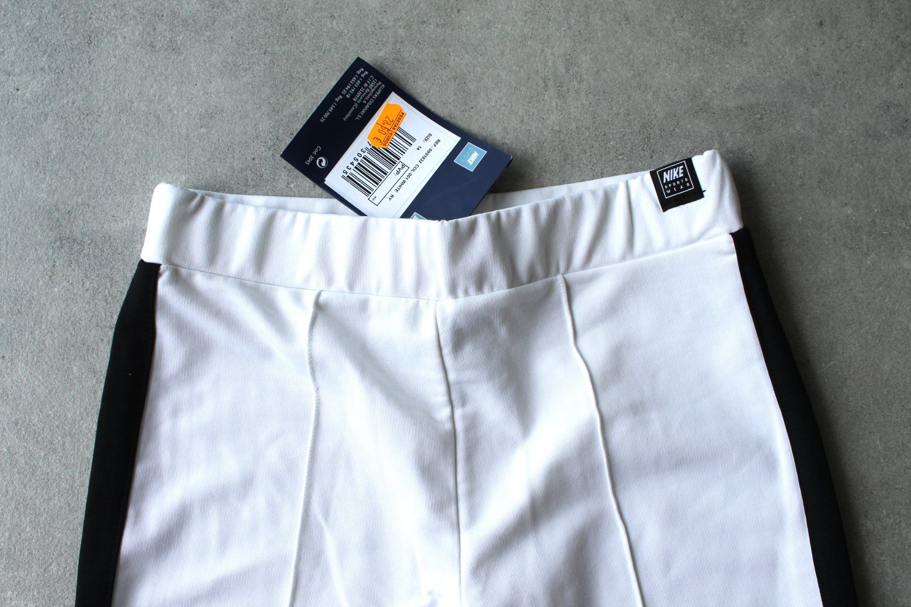 Nike Pantaloni: Pantalon de sport NIKE 110 – Nuovo (secondo la descrizione) da Chez-le-Bart venduto da jasse 1