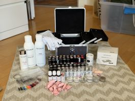 Neonail UV-Nagellacke und Zubehör im Koffer