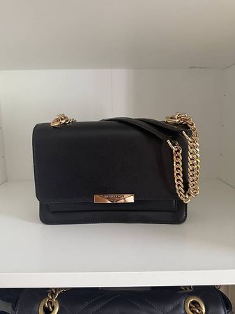 Tasche Michael Kors schwarz mit Goldkette 