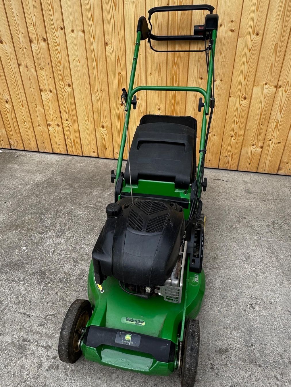 John Deere Tagliaerba: Rasenmäher John Deere R47V mit Variomat Radantrieb – Usato da Niederuzwil venduto da Dakitiki 5