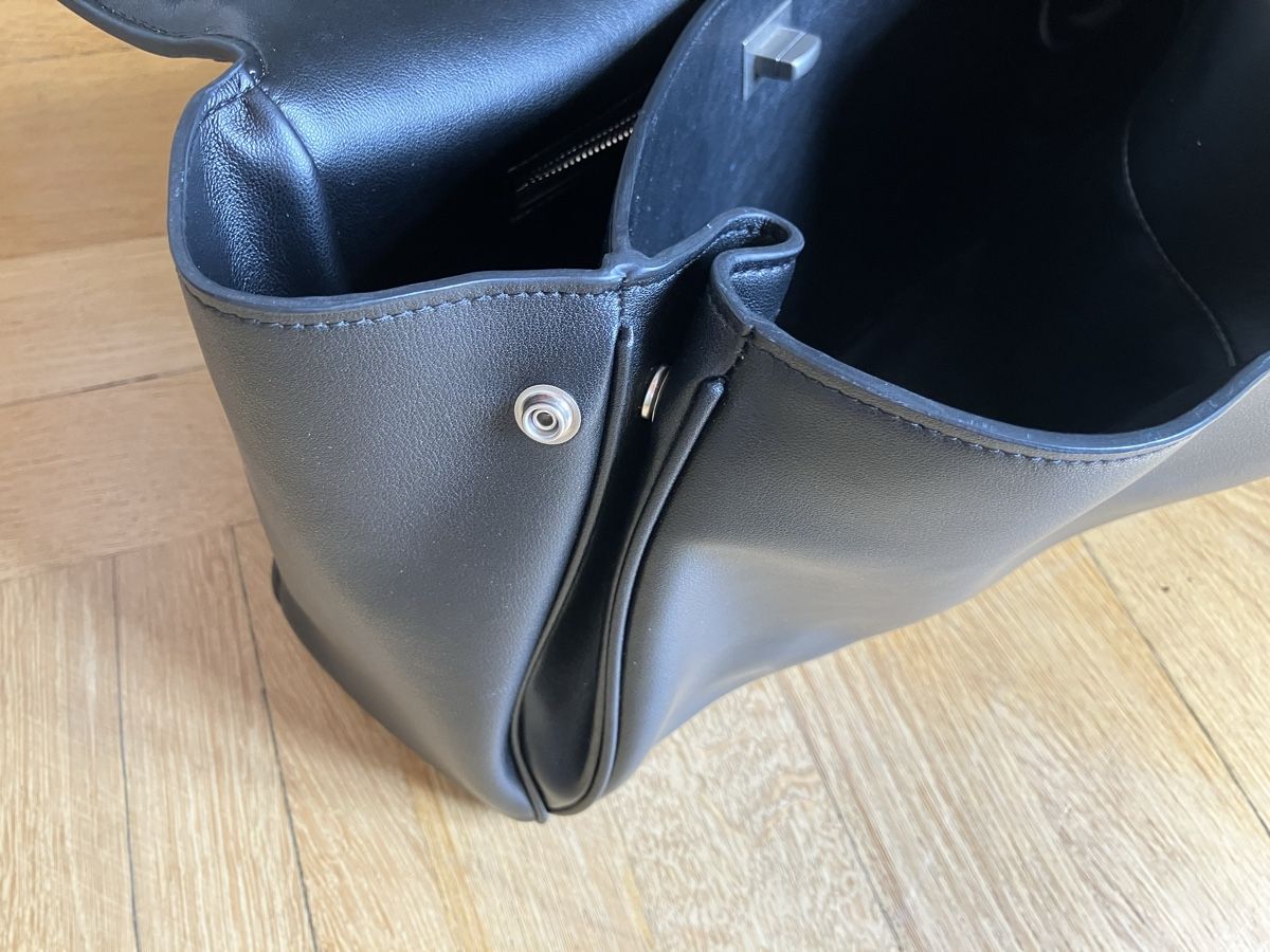 Sacs femmes: Ledertasche schwarz  – D'occasion à Basel par carmeni71 2