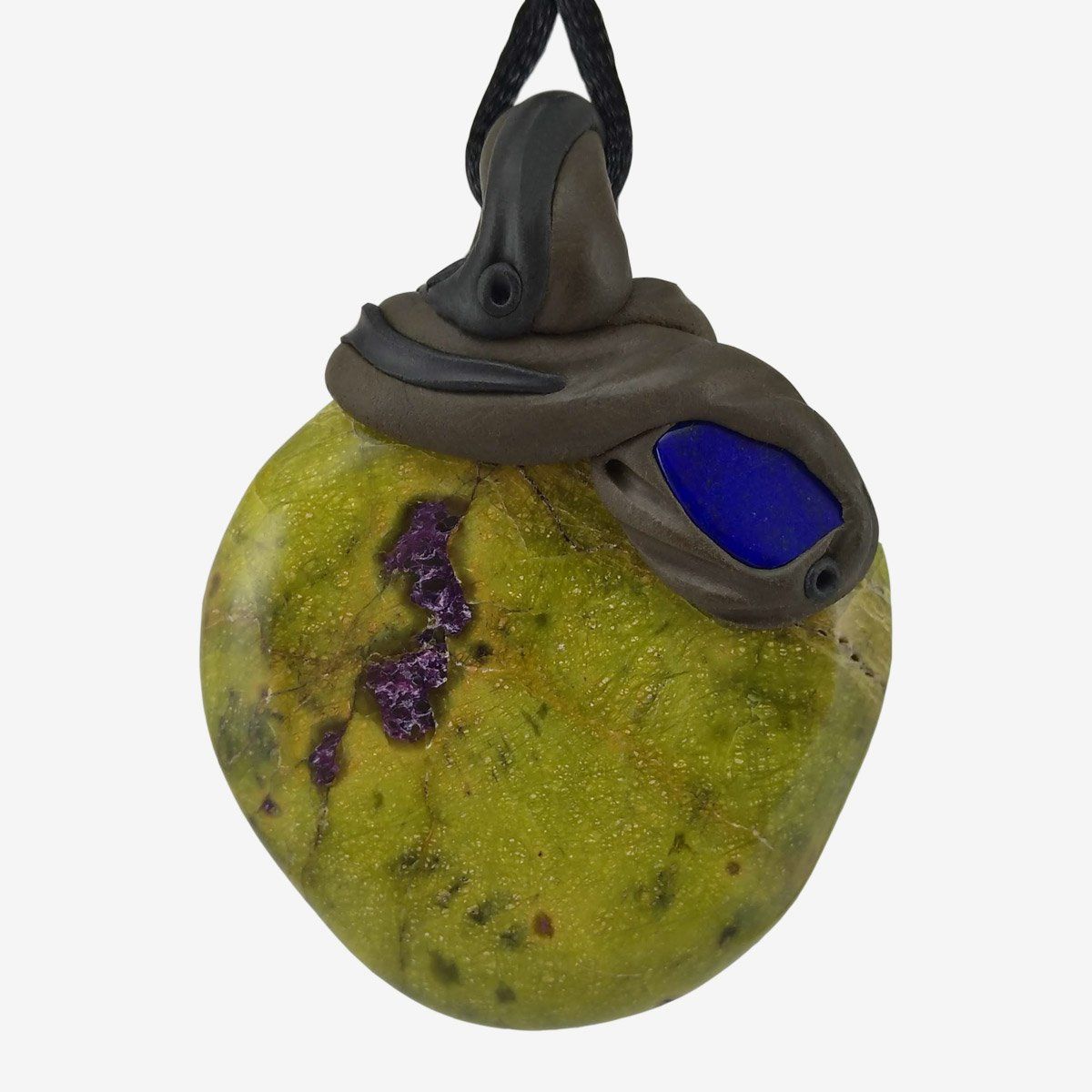 Minerali & Pietre curative: Serpentin-Stichtit Steinanhänger mit Lapislazuli – Nuovo e nell'imballaggio originale da Meilen venduto da BYRD-Design